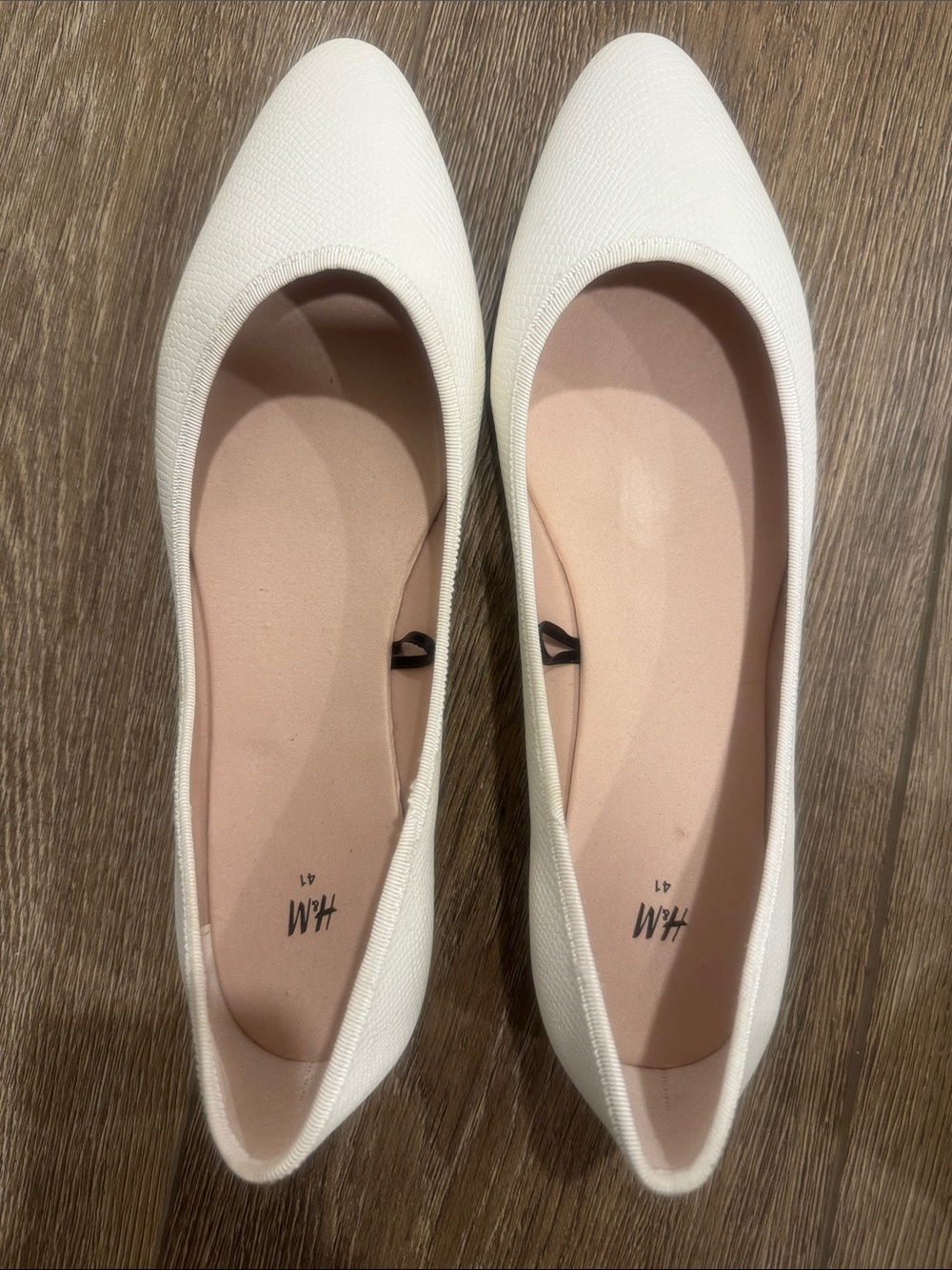 H&M Cream Pointed Toe Ballet Flats